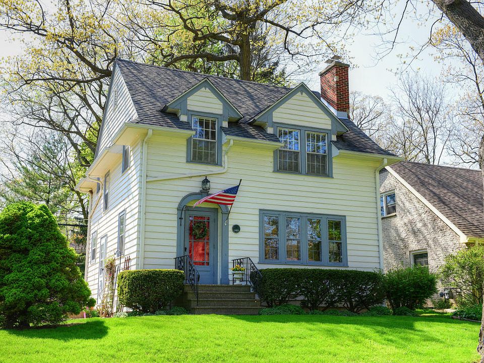 1st image of 1405 N 121st St