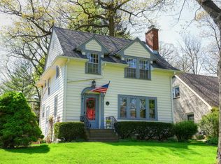 1405 N 121st St, Wauwatosa, WI 53226