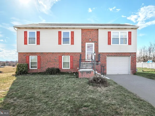 2962 Oakland Rd, Dover, PA 17315