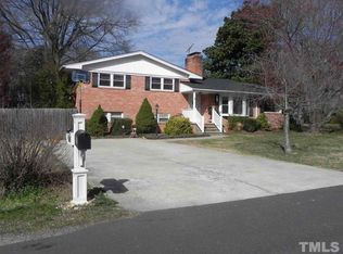 906 McPherson Rd, Burlington, NC 27215