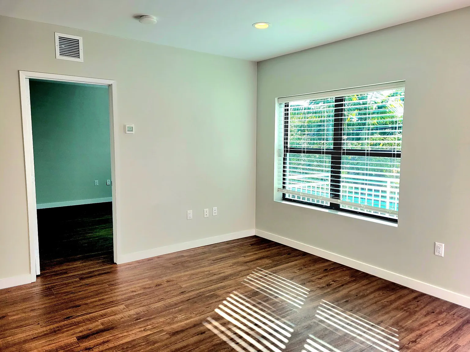 1 bed, 1.0 bath, 403 sqft, $2,000 — Photo 4