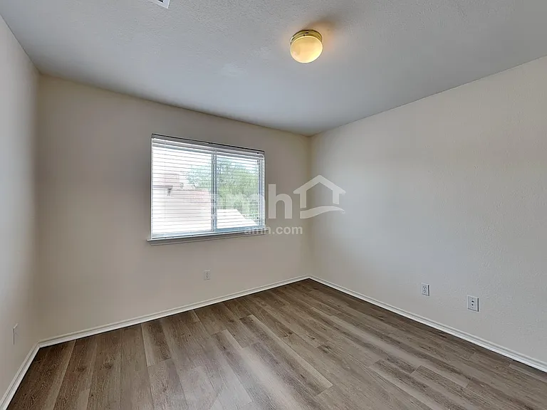 23007 Airedale Ln — Photo 16