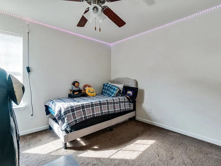 2104 Miller Ave — Photo 22