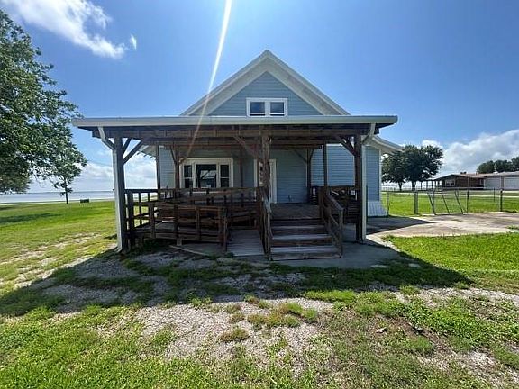 4th image of 2203 E Bayshore Dr