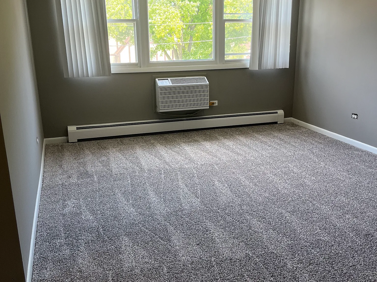 1327 E Prairie Ave — Photo 4