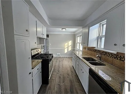 9516 Alexander Rd — Photo 4