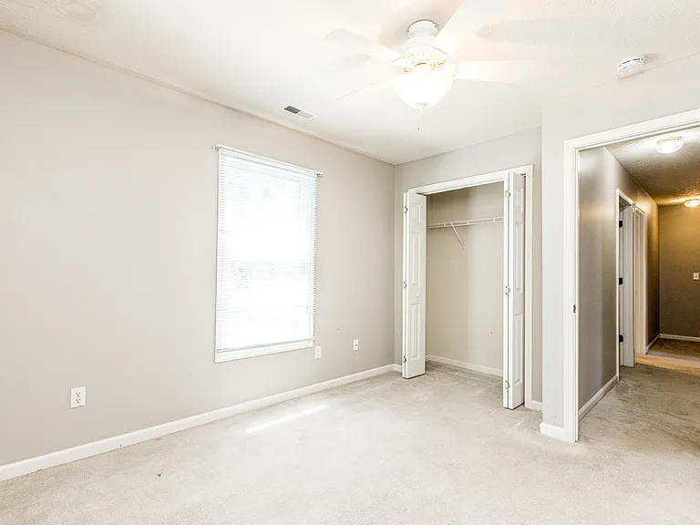 1103 Perry Ln — Photo 15