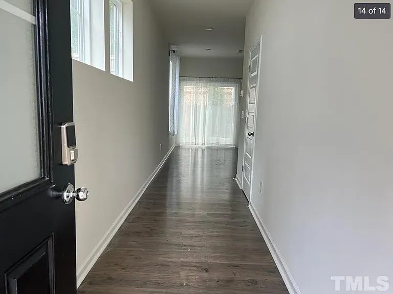1409 Chipping Dr — Photo 2