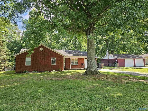 2nd image of 829 Busbey Rd SW