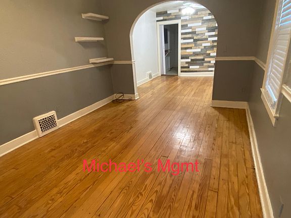 2nd image of 618 N Foster Ave #House