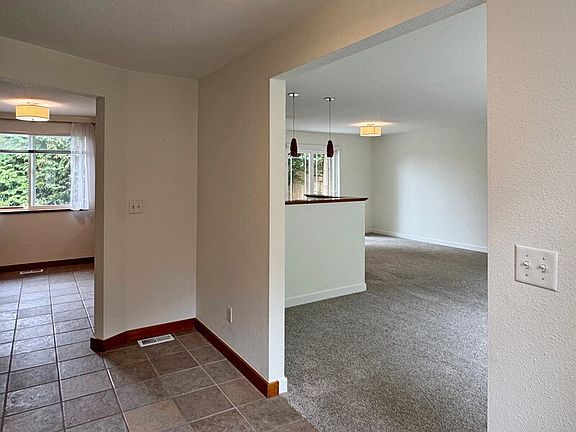 5th image of 17825 147th Pl NE