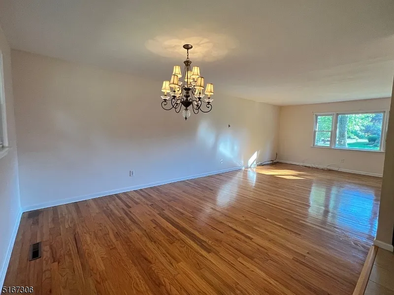 4 bed, 2.0 bath, $4,400 — Photo 4
