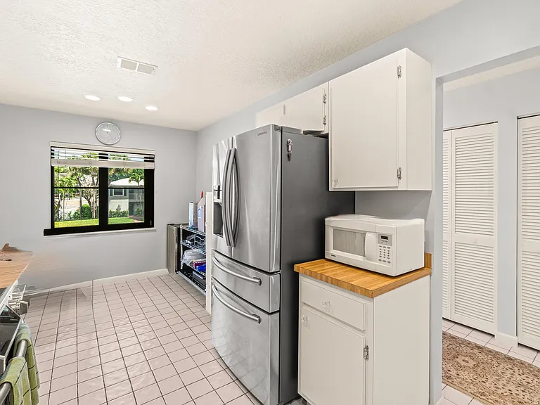 46 Stratford Ln W #D — Photo 12