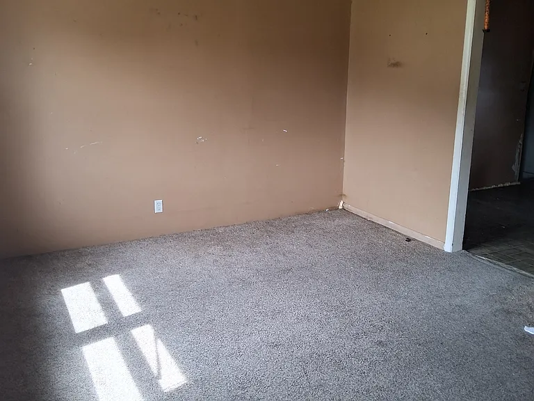 129 S 42nd West Ave — Photo 5