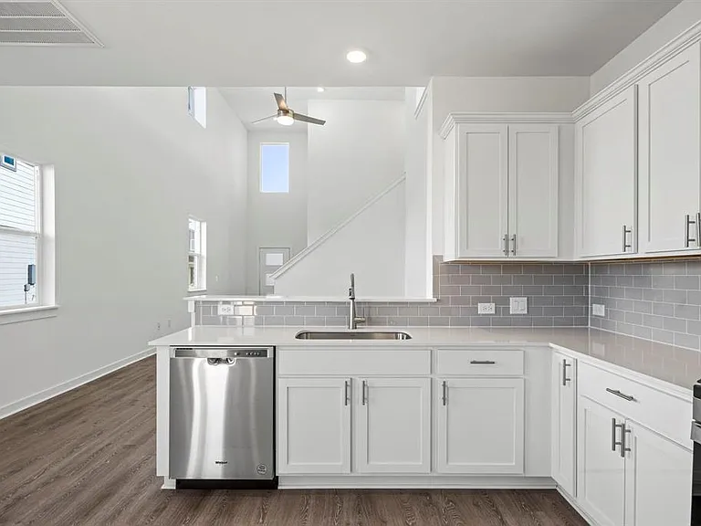 7911 Linda Michelle Ln — Photo 7