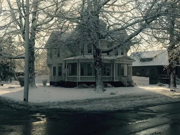 822 5th St, Lacon, IL 61540