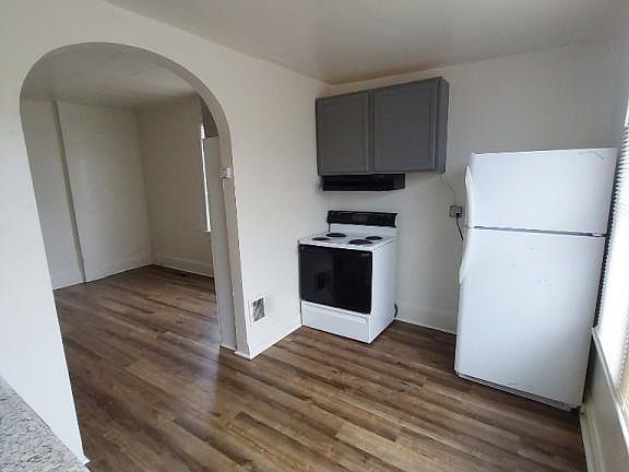 5th image of 329 5th Ave N APT 1