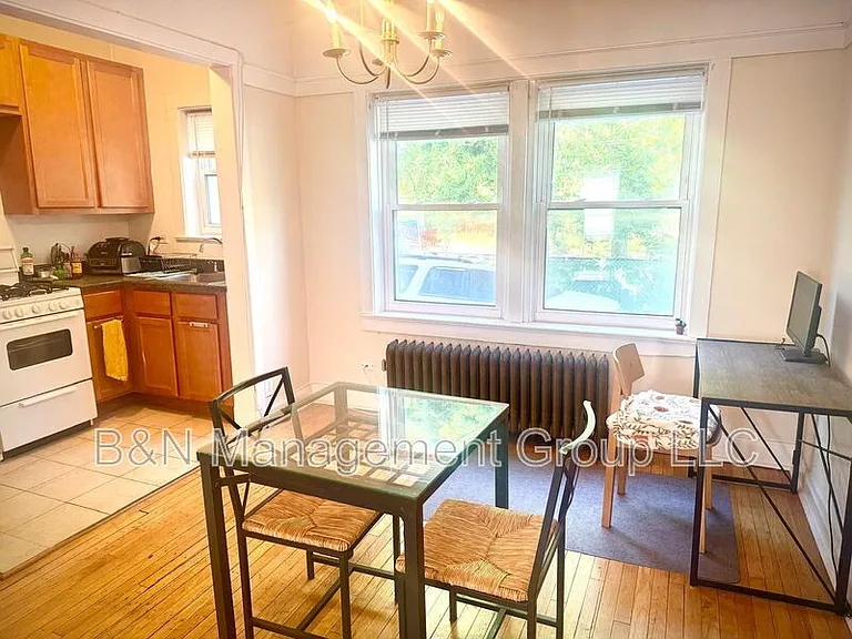 1063 W Dakin St #1 — Photo 5