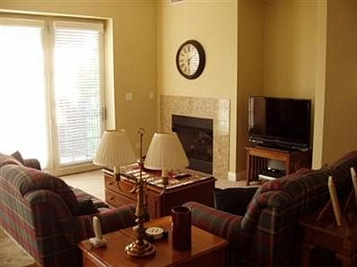 3rd image of 2700 Summit Dr APT 212