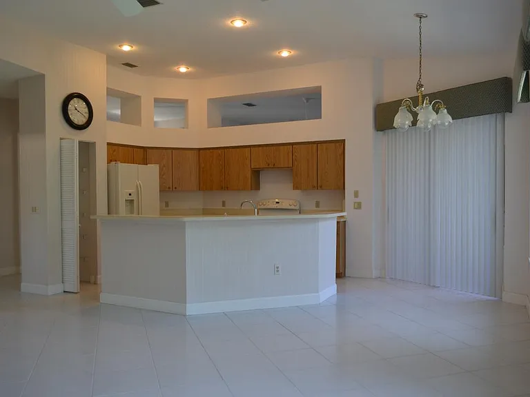 268 W Romany Loop — Photo 19