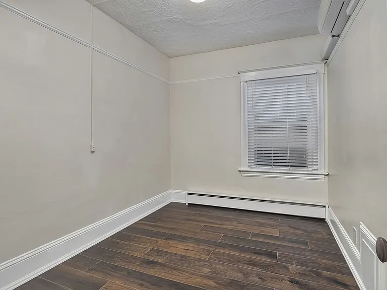 2360 NW Glisan St — Photo 13