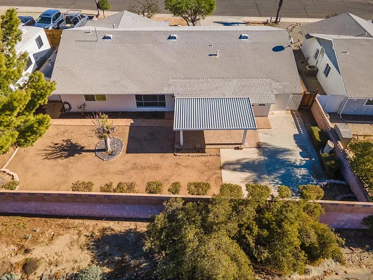 28461 Portsmouth Dr — Photo 40