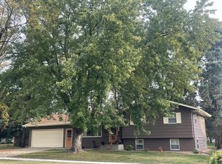 436 Harvey St, Tracy, MN 56175