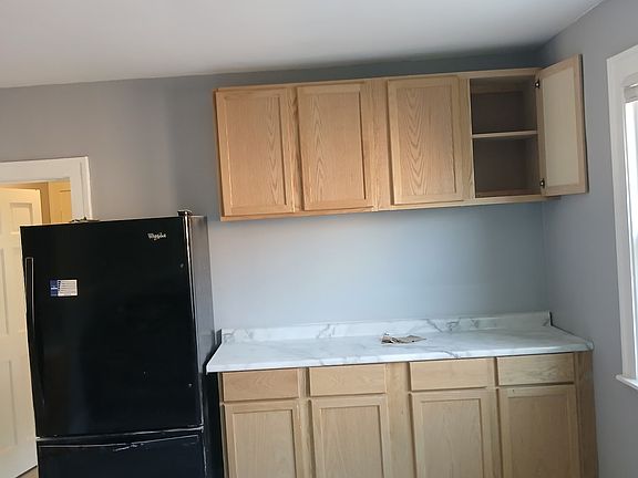 3rd image of 8215-8217 Marion St