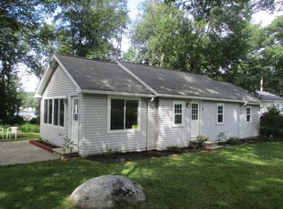 2 Debbie Ln, Wales, MA 01081