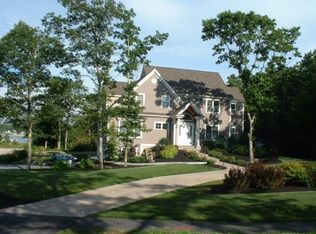 2 Davis Ln, Wareham, MA 02571