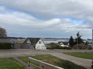2171 Meade St, North Bend, OR 97459