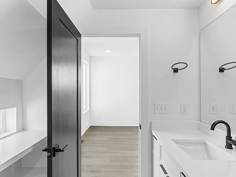 1729 Simpkins St — Photo 29