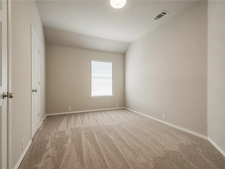 2338 Falcon Point Dr — Photo 17