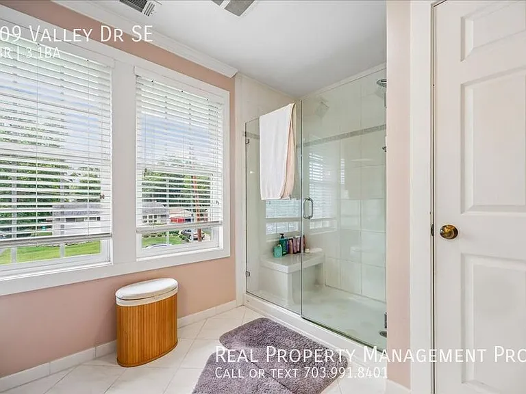 609 Valley Dr SE — Photo 20