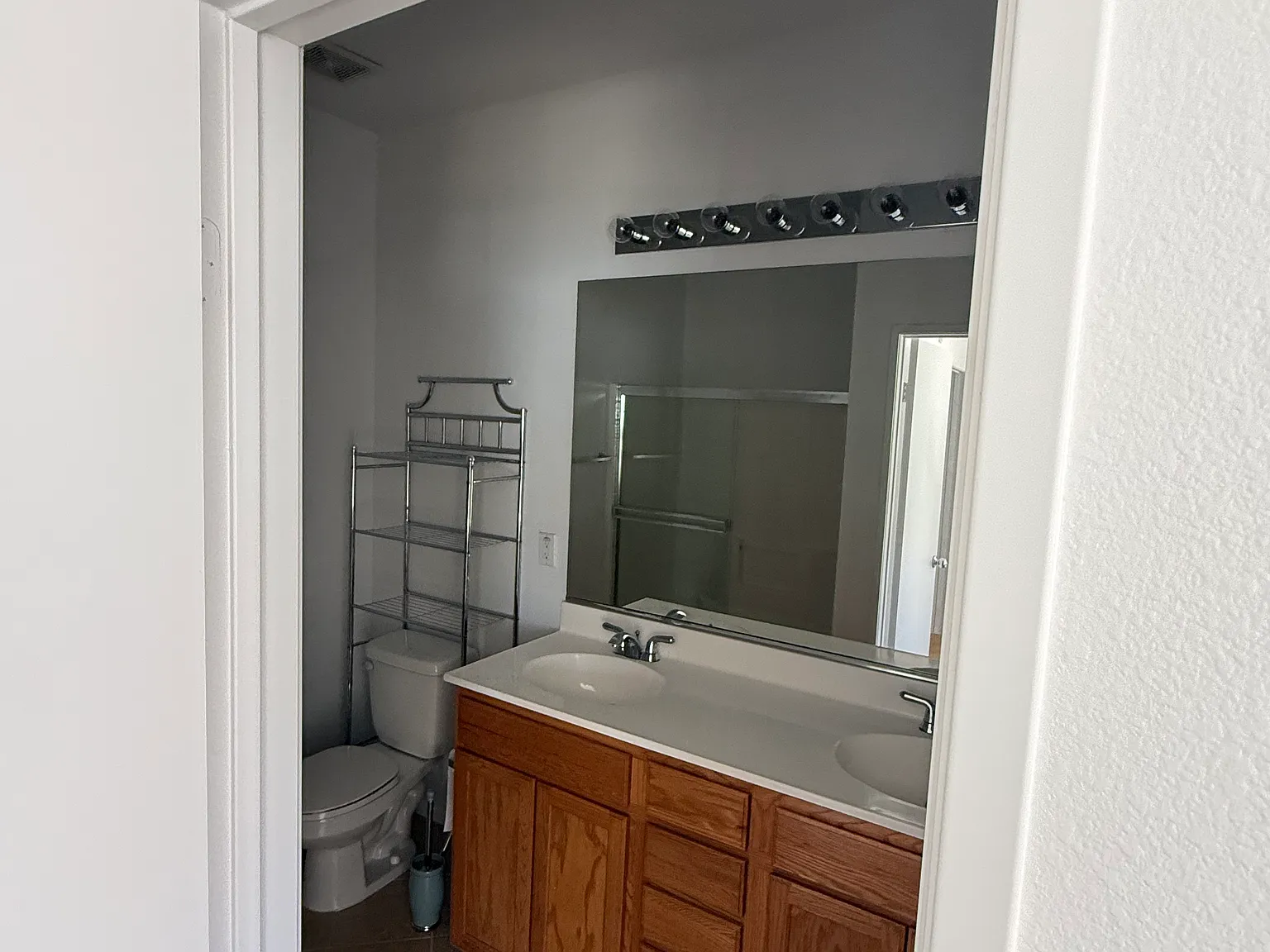 2 bed, 1350 sqft, $2,800 — Photo 3