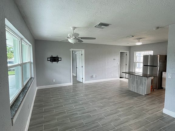 2nd image of 485 Kennwood Ave