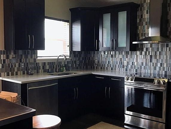 4th image of 8121 Loveridge Dr