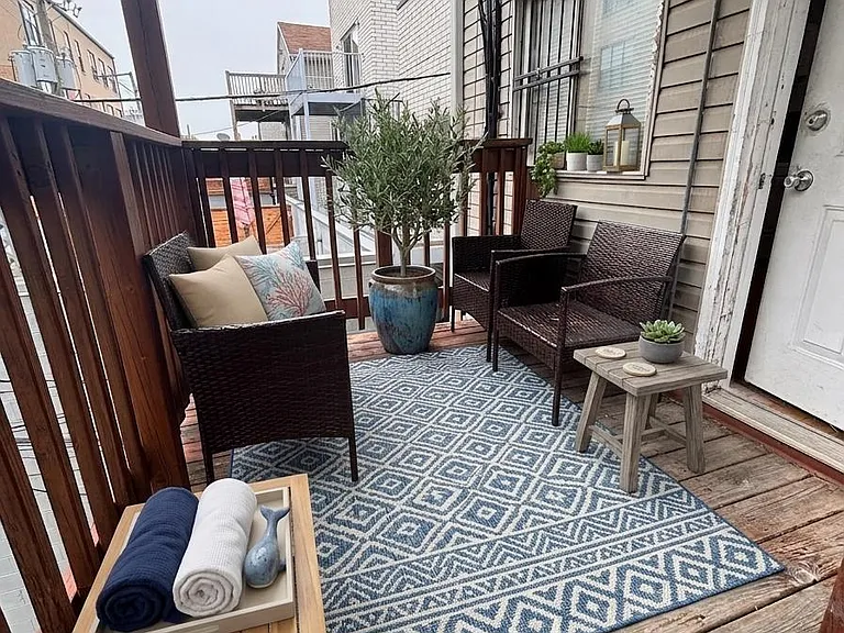 2525 N Ashland Ave — Photo 8
