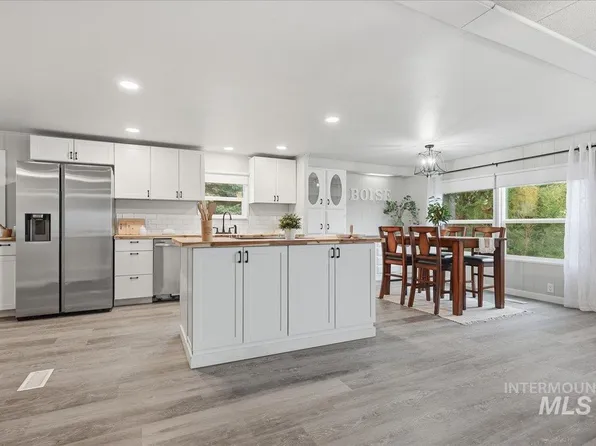 445 S Maple Grove Rd Trailer 15, Boise, ID 83709