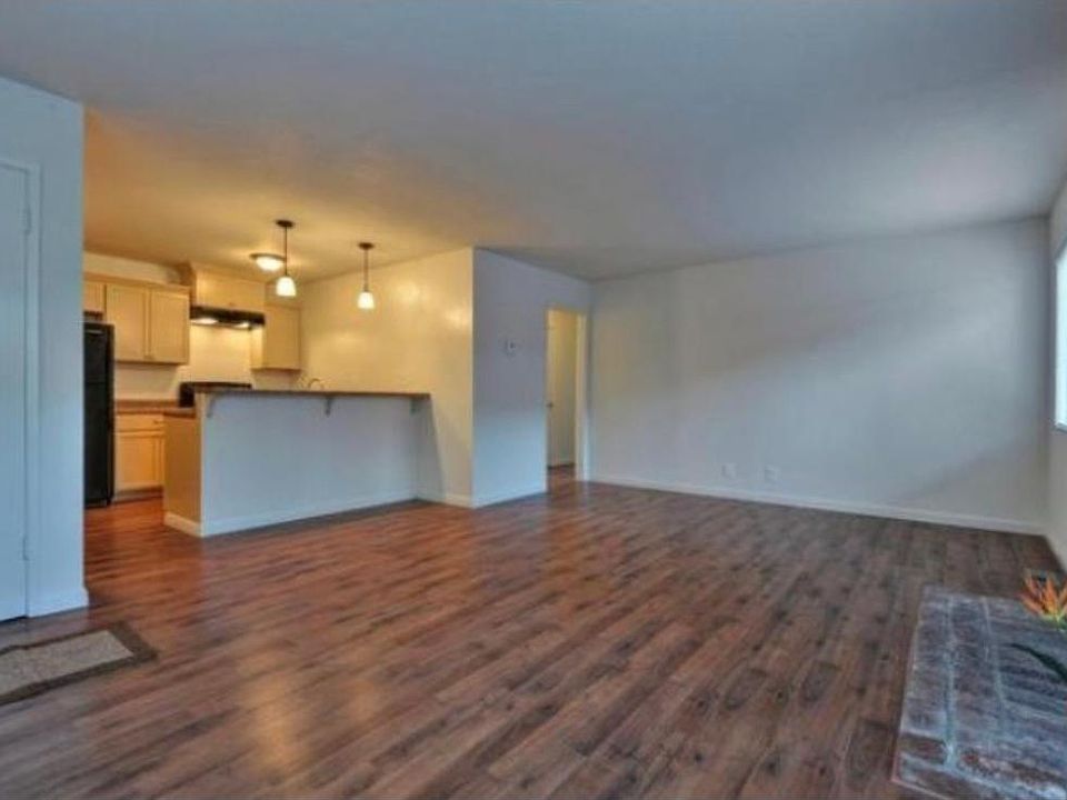 1st image of 3995 Bismarck Dr