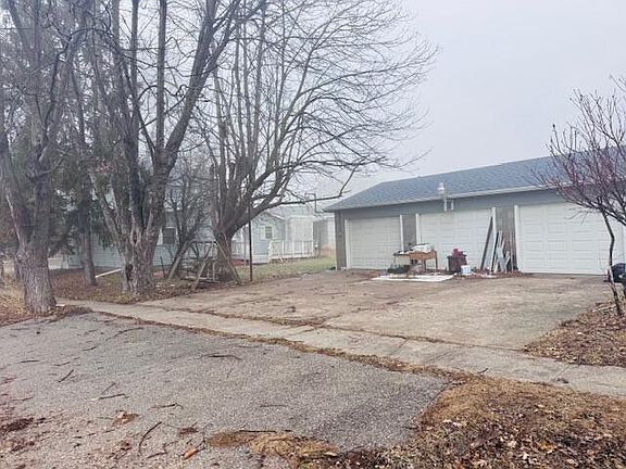 4th image of 314 Gilbert St