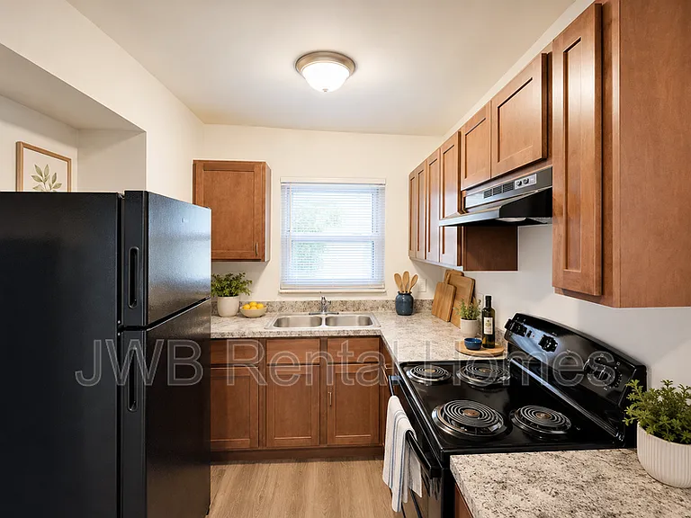 6609 Granville Pl — Photo 3