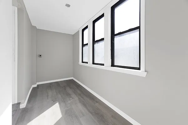 Rented by Modern Spaces | media 2