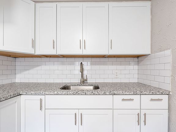 3rd image of 2255 W Broad St #208