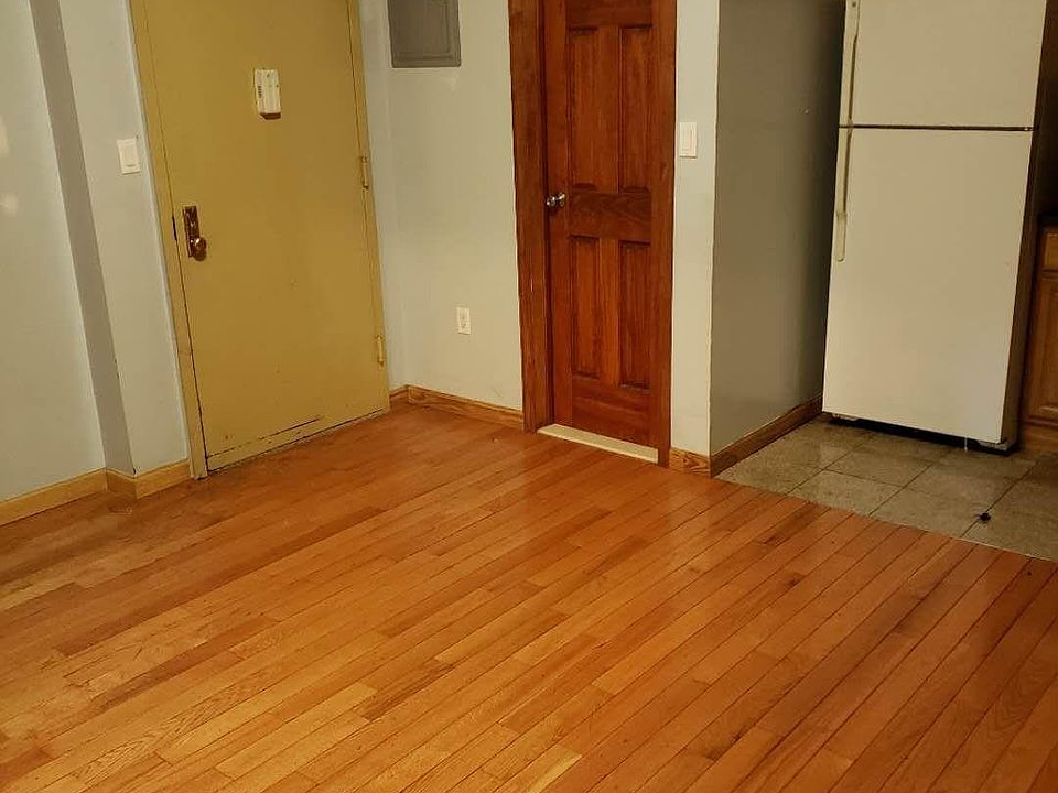 1st image of 17 Avenue