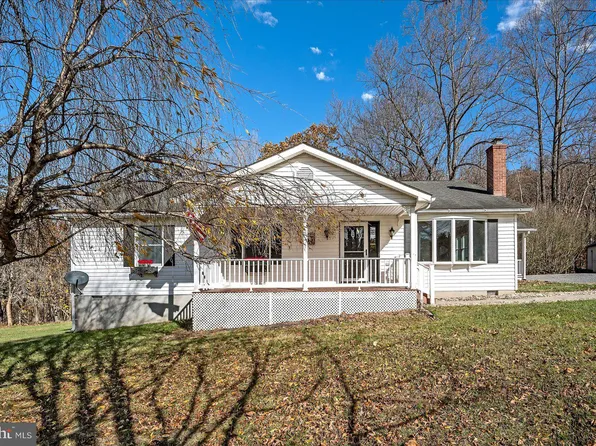 159 Mountain Laurel Dr, Berkeley Springs, WV 25411