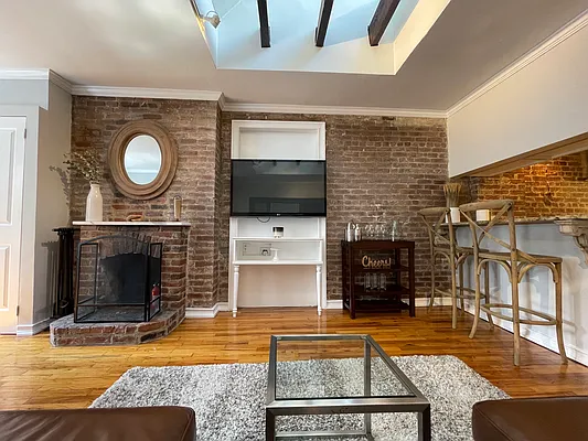 Rented by Maz Group NY | media 23