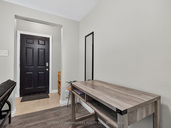 4th image of 380 Barrie St