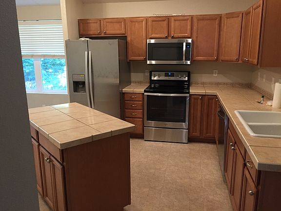 5th image of 2401 E Crestview Dr