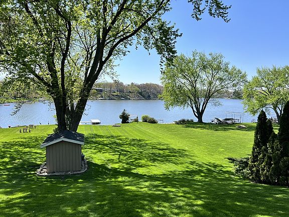 2nd image of 1521 Lake Holiday Dr